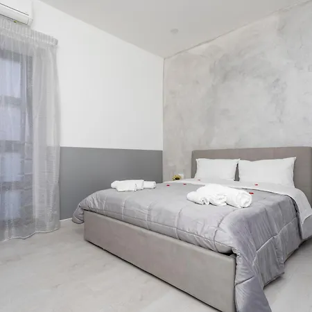 Pm House 3*