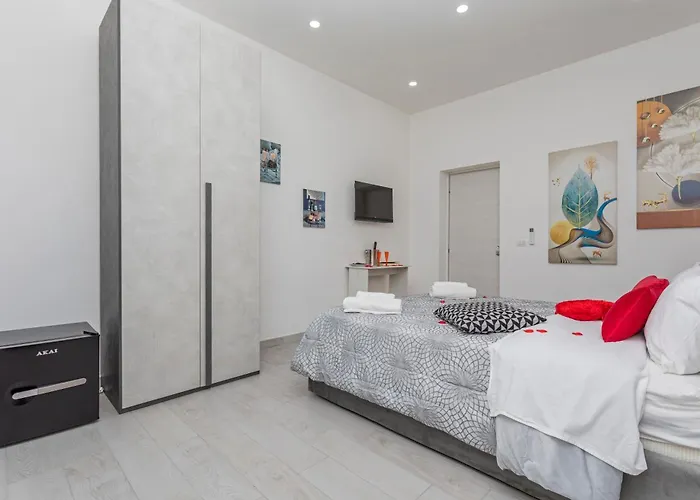 Pm House 3*
