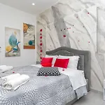 Pm House 3*
