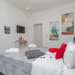 Pm House 3*
