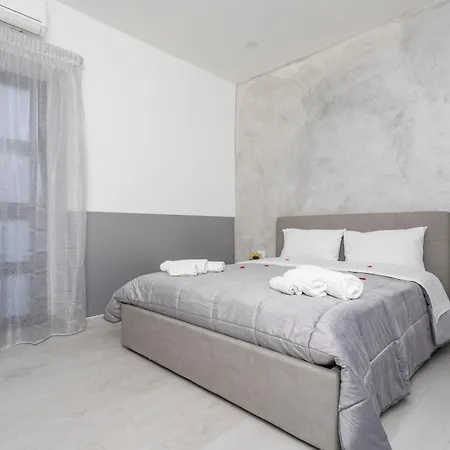 Pm House 3*
